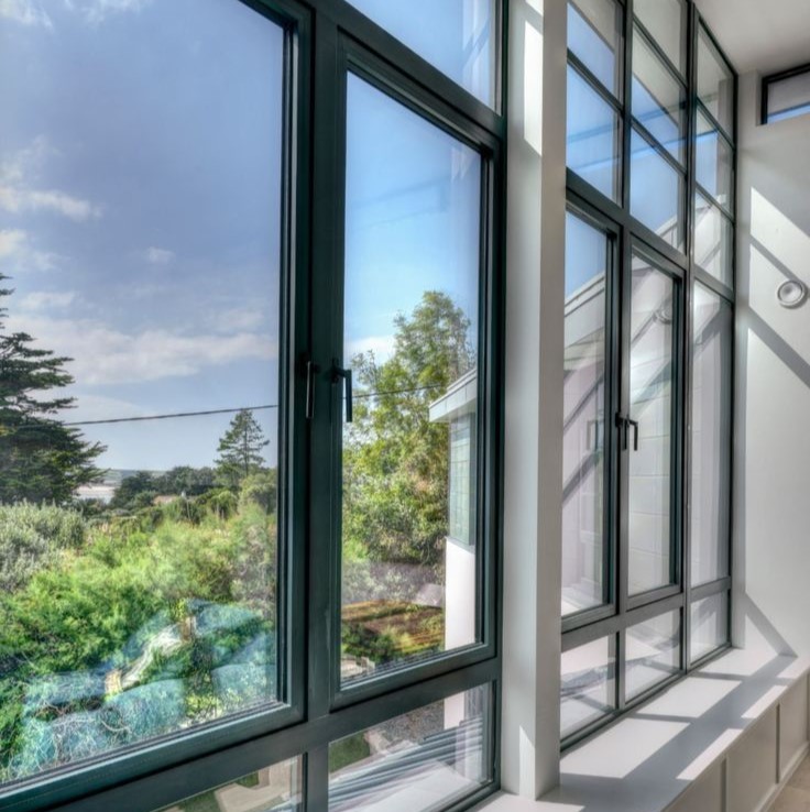 شیشههای رنگی آلومینیوم مدرن