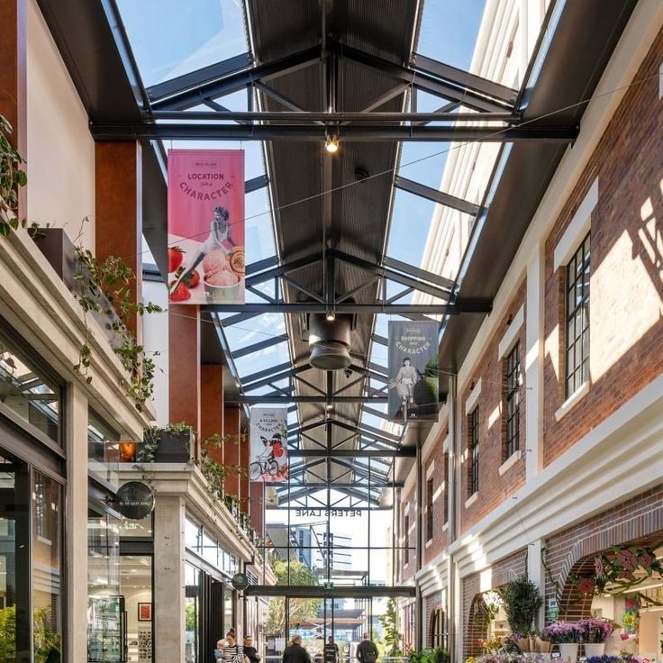 سقف شیشه‌ای آلومینیومی