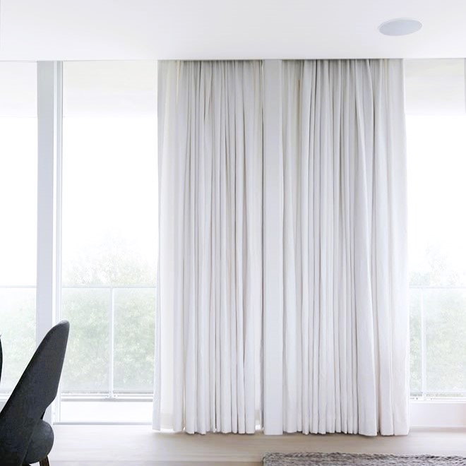 پنجره آلومینیومی با پرده مخفی