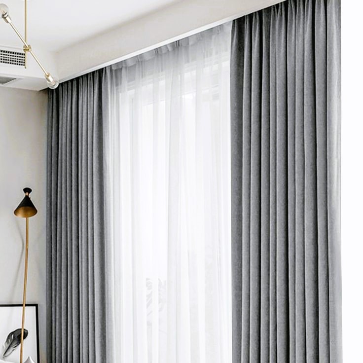 پنجره آلومینیومی با پرده یکپارچه