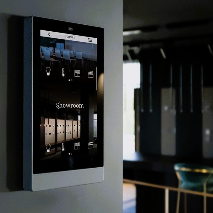 پنجره آلومینیومی پنل لمسی